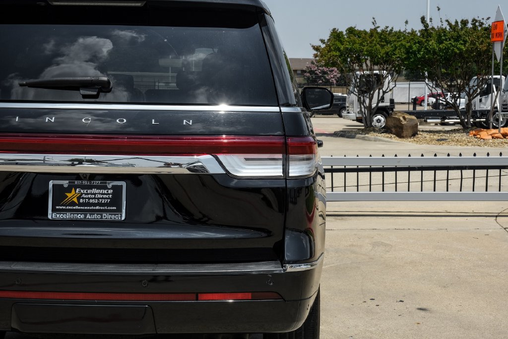 Used 2022 Lincoln Navigator Reserve AWD/4WD image 53