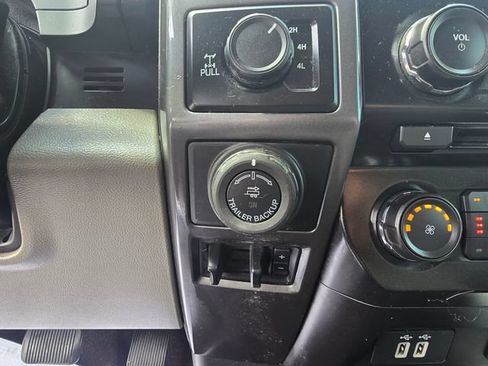Used 2017 Ford F150 XLT w/ Equipment Group 302A Luxury AWD/4WD image 18
