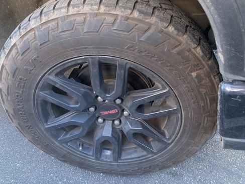 Used 2023 GMC Sierra 1500 Elevation w/ LPO, Elevation Black Package image 4