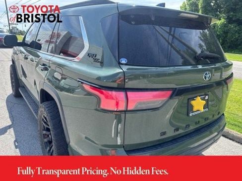 Used 2023 Toyota Sequoia SR5 w/ SR5 Premium Package AWD/4WD image 10