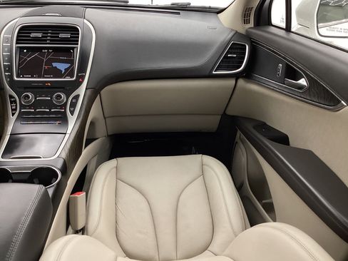 Used 2017 Lincoln MKX Reserve w/ Lincoln MKX Climate Package AWD/4WD image 29