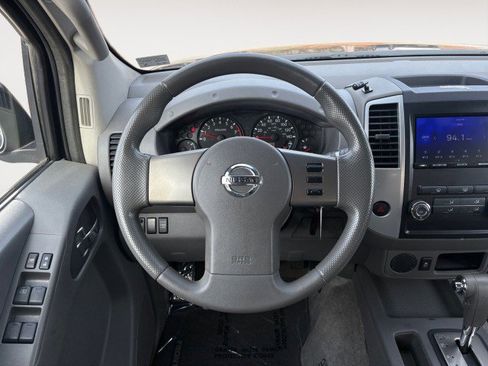 Used 2012 Nissan Frontier SV image 9