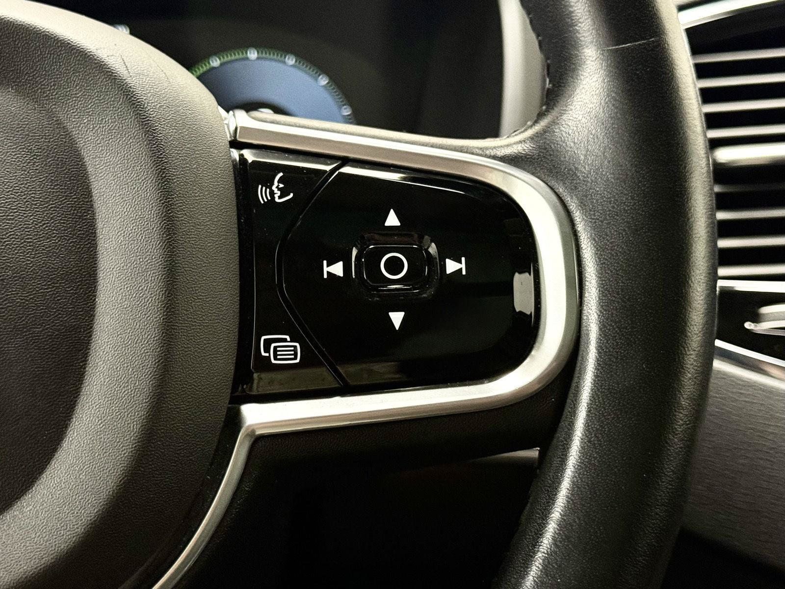 Used 2017 Volvo XC90 T5 Momentum w/ Vision Package FWD image 27