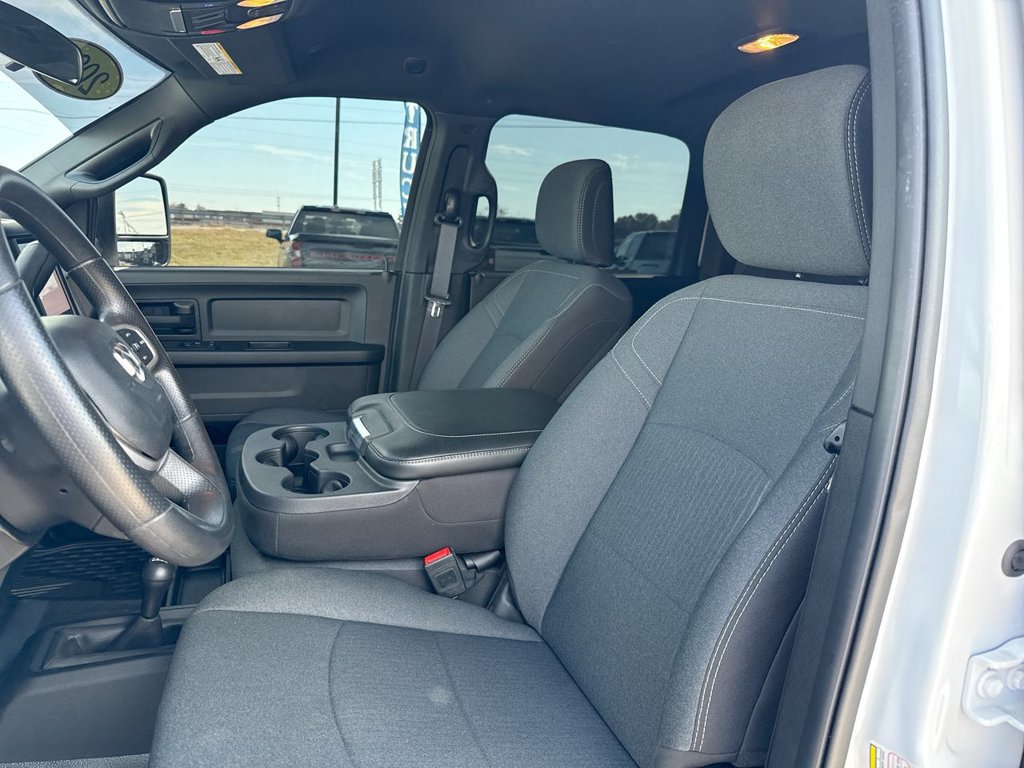Used 2024 RAM 2500 Tradesman w/ Chrome Appearance Group AWD/4WD image 21