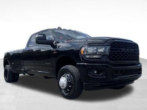 Used 2023 RAM 3500 Big Horn w/ Night Edition AWD/4WD image 3