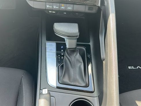 Used 2024 Hyundai Elantra SEL FWD image 27