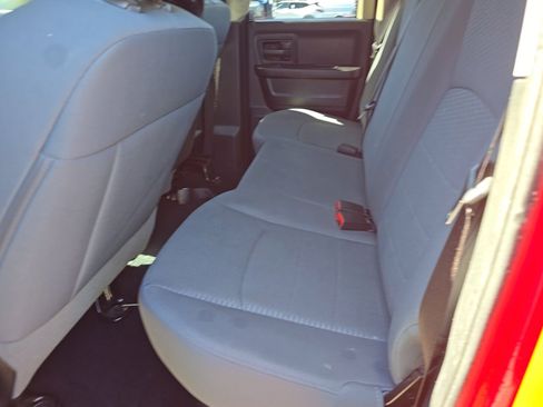 Used 2014 RAM 1500 Express RWD image 16