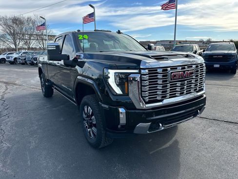 Used 2024 GMC Sierra 2500 Denali w/ Denali Reserve Package image 4
