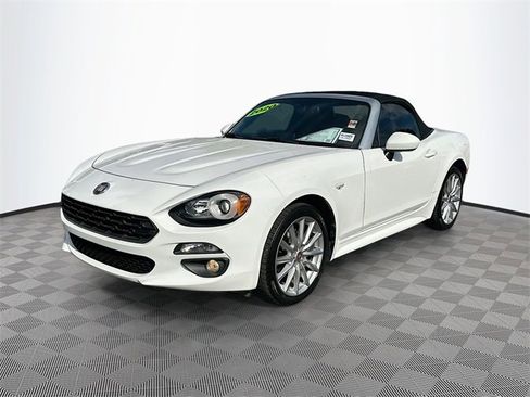 Certified 2020 FIAT 124 Spider Lusso w/ Convenience Group image 3
