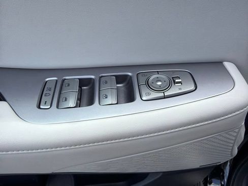 Used 2024 Hyundai Palisade Limited FWD image 12