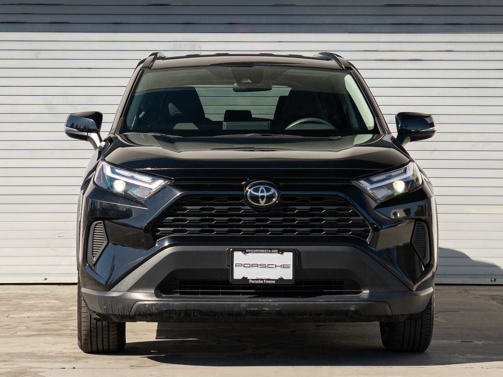 Used 2025 Toyota RAV4 XLE FWD image 25