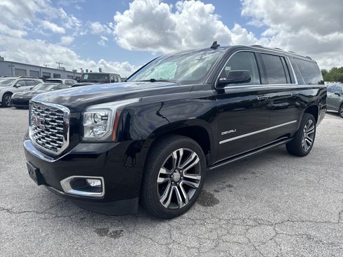 Used 2019 GMC Yukon XL Denali w/ Denali Ultimate Package AWD/4WD image 7