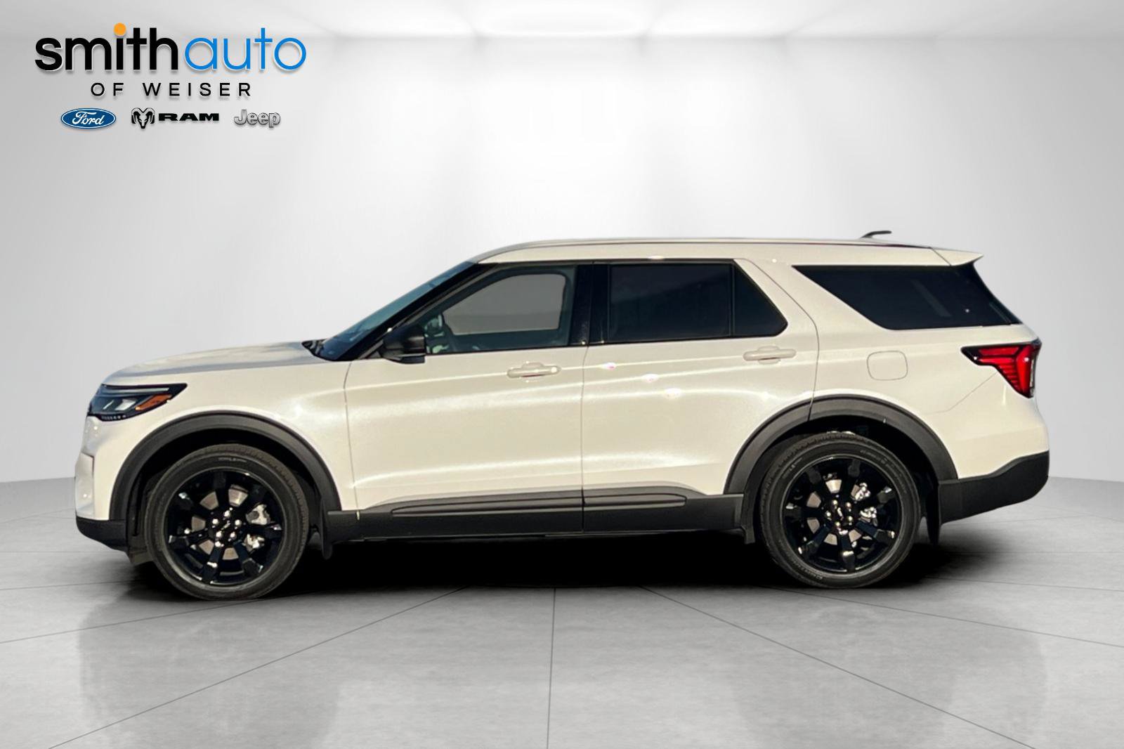 Used 2026 Ford Explorer Active AWD/4WD image 8