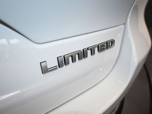 Used 2025 Jeep Grand Cherokee Limited image 36