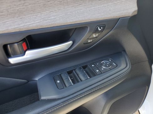 Used 2024 Toyota Grand Highlander XLE image 33