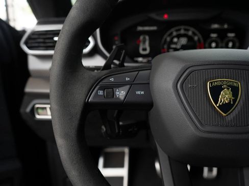Used 2024 Lamborghini Urus Performante AWD/4WD image 17