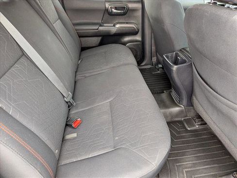 Used 2017 Toyota Tacoma TRD Off-Road w/ Tow Package (A/T) image 17