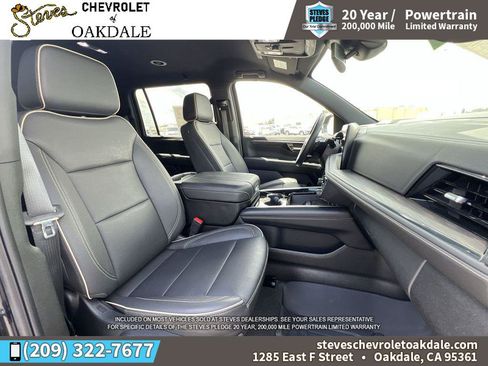Used 2025 Chevrolet Suburban Premier AWD/4WD image 32