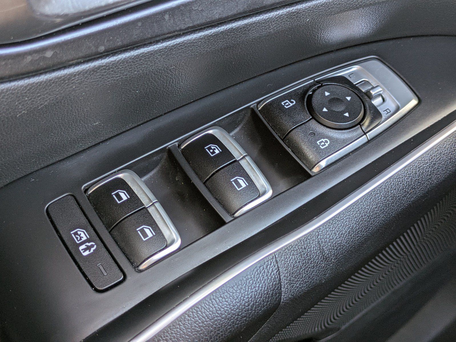 Certified 2023 Kia Sorento LX FWD image 17