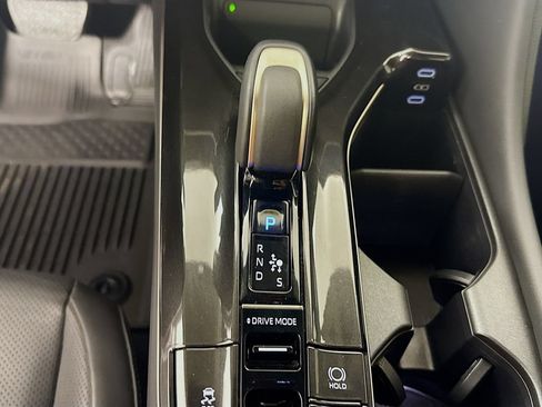 Certified 2025 Toyota Crown Signia w/ Advanced Technology Package AWD/4WD image 19