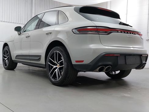 Certified 2024 Porsche Macan S image 3