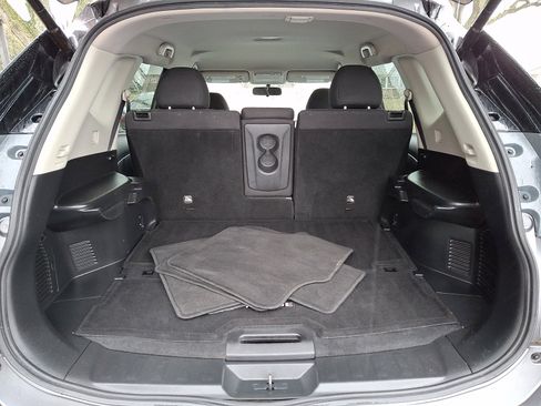 Used 2016 Nissan Rogue SV w/ SV Premium Package image 29