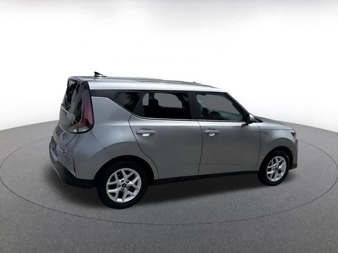 Used 2025 Kia Soul LX w/ LX Technology Package FWD image 15