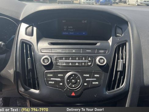 Used 2016 Ford Focus SE FWD image 16