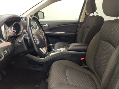Used 2020 Dodge Journey SE w/ SE Popular Equipment Group FWD image 17