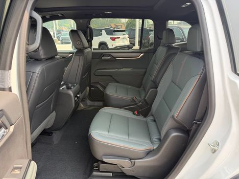 New 2026 GMC Acadia AT4 AWD/4WD image 17