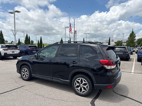 Used 2020 Subaru Forester Premium AWD/4WD image 6
