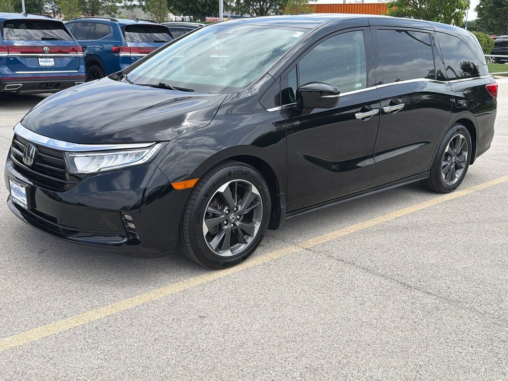Used 2023 Honda Odyssey Elite image 3