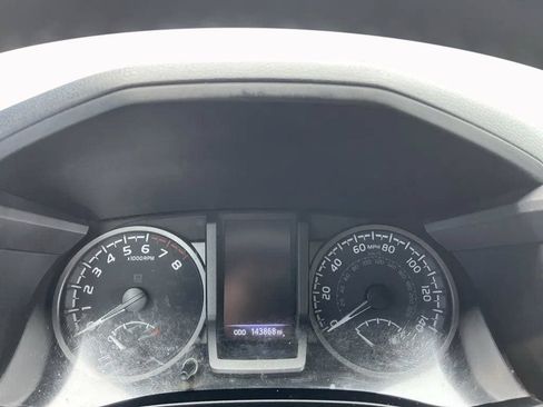 Used 2020 Toyota Tacoma TRD Off-Road AWD/4WD image 20