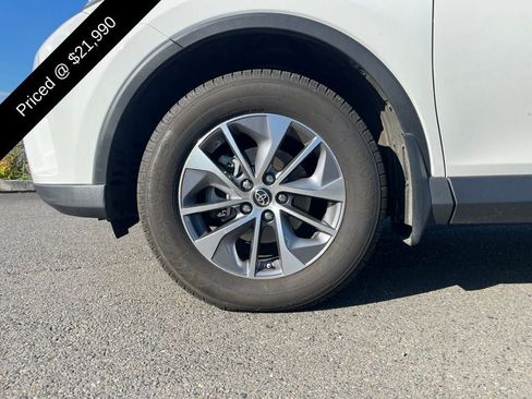 Used 2017 Toyota RAV4 XLE w/ All Weather Liner Package AWD/4WD image 3