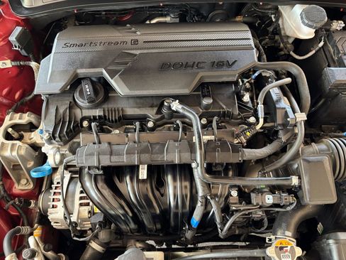 Used 2025 Hyundai Elantra SEL FWD image 33