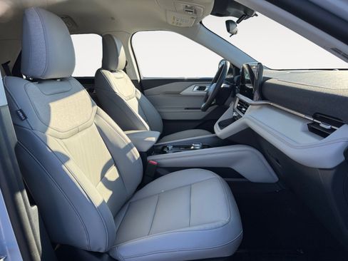 New 2026 Ford Explorer Active w/ Active Comfort Package image 17