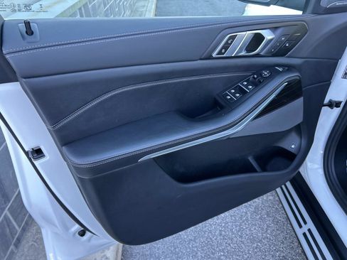 Used 2025 BMW X5 xDrive50e image 16
