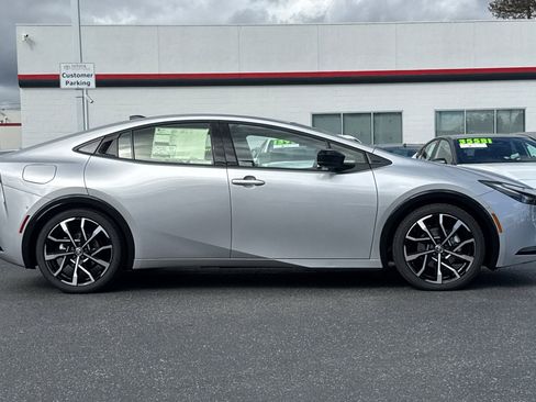 New 2026 Toyota Prius Plug-In Hybrid image 9