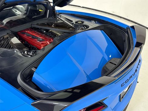 Used 2021 Chevrolet Corvette Stingray Premium Cpe w/ Z51 Performance Package RWD image 27