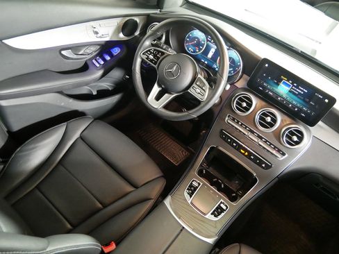 Used 2021 Mercedes-Benz GLC 300 4MATIC image 9