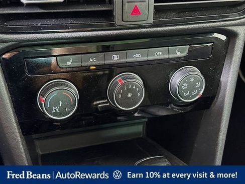 Used 2023 Volkswagen Taos SE w/ Panoramic Sunroof Package AWD/4WD image 20