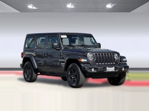 Used 2019 Jeep Wrangler Unlimited Sport AWD/4WD image 6