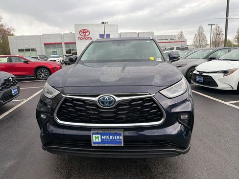 Used 2022 Toyota Highlander Limited AWD/4WD image 2
