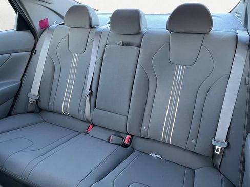 Certified 2025 Hyundai Elantra SEL w/ Cargo Package image 16