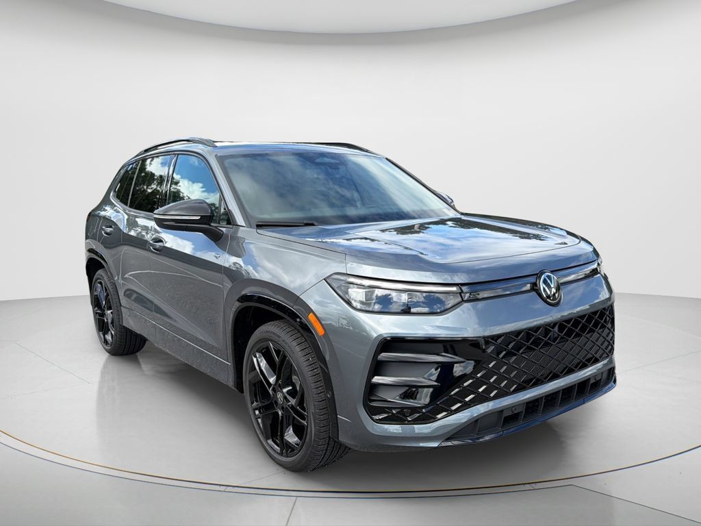 New 2026 Volkswagen Tiguan SE R-Line FWD image 3