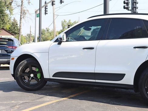 Used 2018 Porsche Macan Sport Edition AWD/4WD image 13