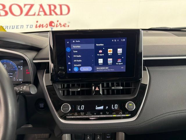 Used 2024 Toyota Corolla Cross XLE w/ Convenience Package AWD/4WD image 23