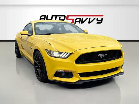 Used 2017 Ford Mustang GT RWD image 1