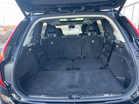 Used 2025 Volvo XC90 B5 Plus image 11