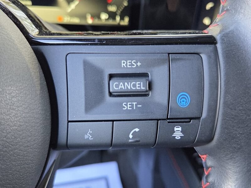 Used 2025 Nissan Kicks SR FWD image 23